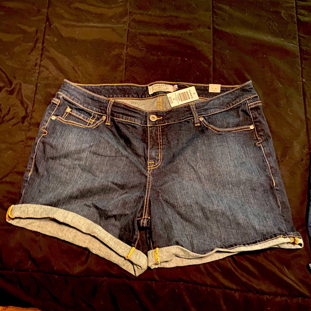 Torrid size 20 Jean shorts